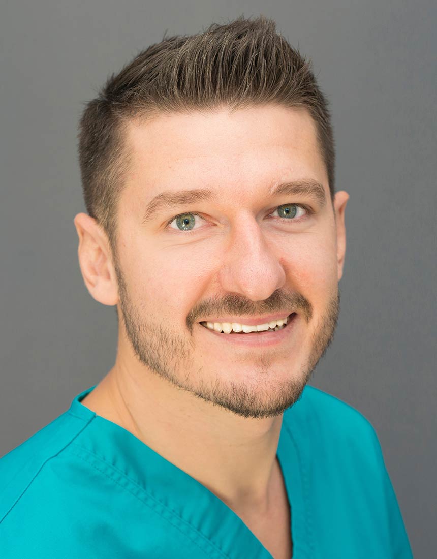 Dr. Galanov Andrej